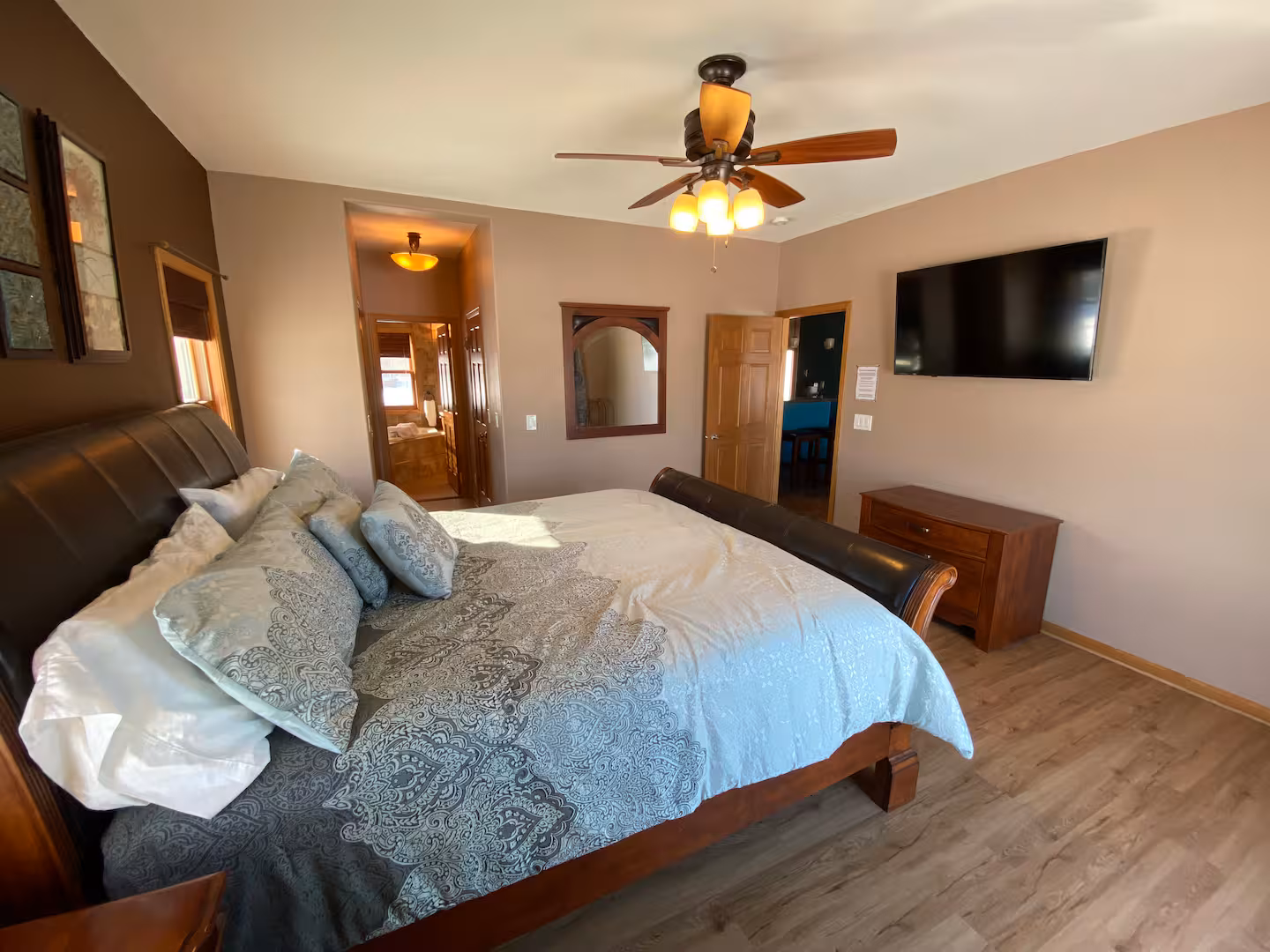 8fd0f454-b6a9-44d1-9d19-996d5c45ed3e